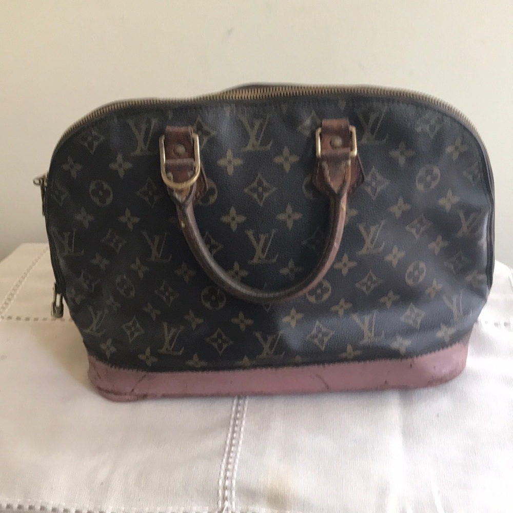 Louis Vuitton alma handbag - Picture 2 of 11